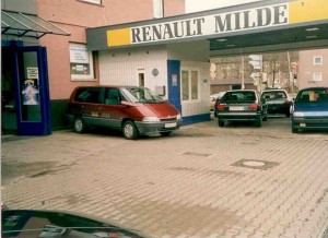 Das Autohaus Milde Heidenheim in der Wilhelmstraße, zu dieser Zeit noch unter Renault Milde bekannt.